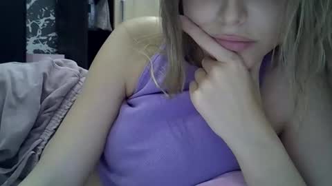 Luna  online show from 11/01/25, 08:00