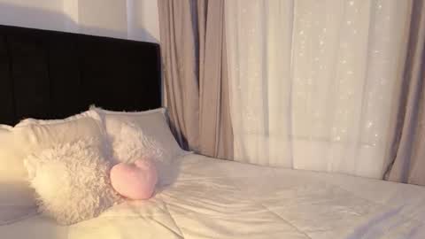 Snapshot of lunavelvet7 chatting on 03/24/26, 04:12 lunavelvet7 online show from 03/24/26, 04:12