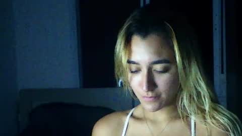 Snapshot of lunavelvvet chatting on 07/28/26, 12:18 lunavelvvet online show from 07/28/26, 12:18
