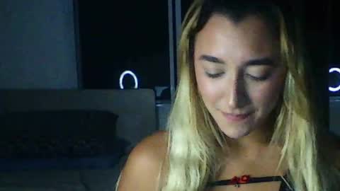 Snapshot of lunavelvvet chatting on 07/28/26, 11:15 lunavelvvet online show from 07/28/26, 11:15