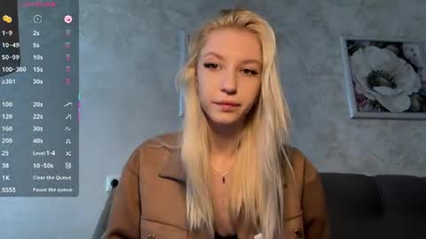 Luna online show from 06/10/26, 01:32