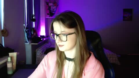 LunaXcherry online show from 04/09/26, 05:18