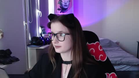 Snapshot of lunaxcherry chatting on 05/27/26, 05:43 LunaXcherry online show from 05/27/26, 05:43