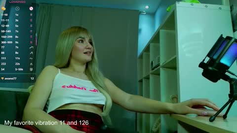 Snapshot of lunaxloverx chatting on 10/02/25, 03:19 LunaXLoverx online show from 10/02/25, 03:19