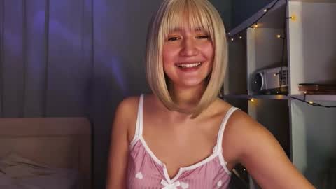 Snapshot of lunaxloverx chatting on 12/04/25, 03:21 LunaXLoverx online show from 12/04/25, 03:21