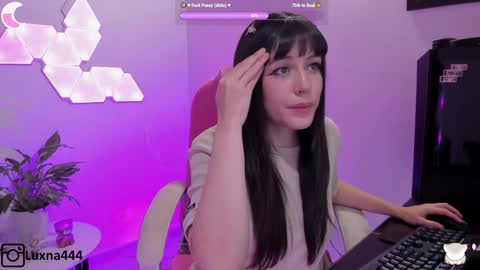 Snapshot of lunaxlu chatting on 02/07/25, 11:45   online show from 02/07/25, 11:45