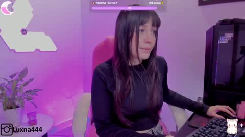 Snapshot of lunaxlu chatting on 02/22/25, 01:33   online show from 02/22/25, 01:33