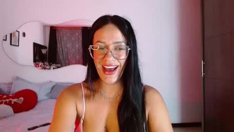 Snapshot of lunayois02 chatting on 04/08/26, 12:21 lunayois02 online show from 04/08/26, 12:21