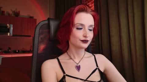 lunelucy online show from 10/13/25, 06:41