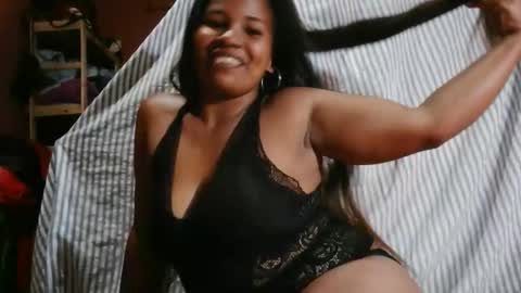 Snapshot of luniah chatting on 04/29/26, 06:03 luniah online show from 04/29/26, 06:03