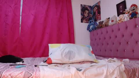 Snapshot of lunita2020x chatting on 09/17/25, 12:34 Luna online show from 09/17/25, 12:34