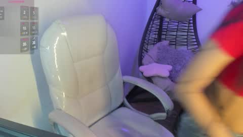 Snapshot of lunitaa18 chatting on 11/19/25, 09:37 V A L E R I A online show from 11/19/25, 09:37