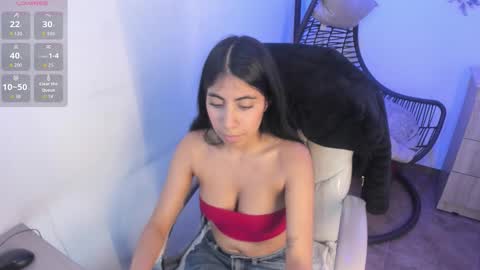 Snapshot of lunitaa18 chatting on 11/26/25, 10:00 V A L E R I A online show from 11/26/25, 10:00