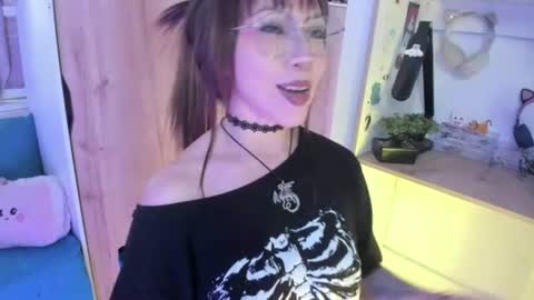 Snapshot of lunivyra chatting on 07/08/26, 04:22 lunivyra online show from 07/08/26, 04:22