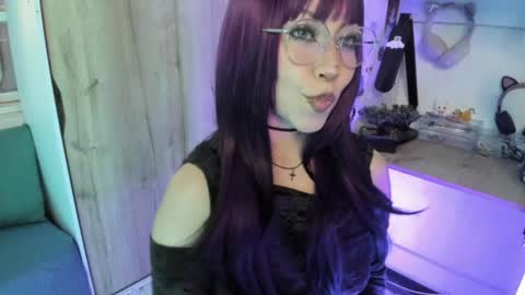 Snapshot of lunivyra chatting on 07/17/26, 05:29 lunivyra online show from 07/17/26, 05:29