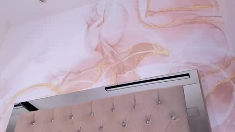 lunna__tylor online show from 02/15/26, 07:51