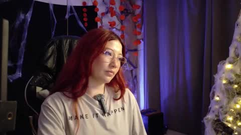 Snapshot of lunnaa1_ chatting on 11/05/25, 02:44 Luna online show from 11/05/25, 02:44