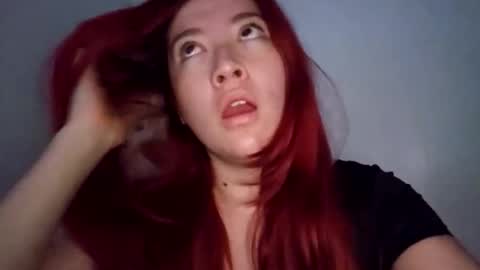 Snapshot of lunnaa1_ chatting on 11/13/25, 04:44 Luna online show from 11/13/25, 04:44