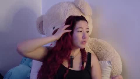 Snapshot of lunnaa1_ chatting on 11/18/25, 03:34 Luna online show from 11/18/25, 03:34