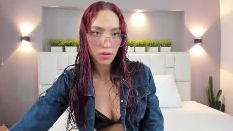 L U N N A online show from 10/18/25, 03:53