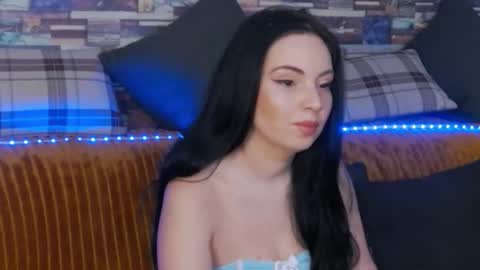 LunnaGray online show from 12/15/25, 06:17