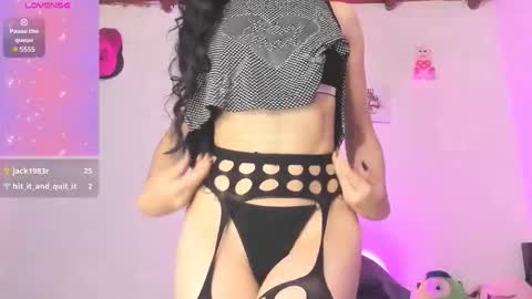 Snapshot of lunnalust chatting on 11/27/25, 01:51 lunnalust online show from 11/27/25, 01:51