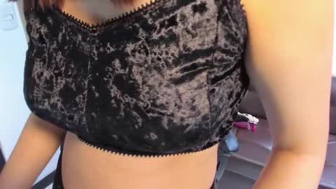 Snapshot of lunoox_ chatting on 10/14/25, 03:13 LunoxLili online show from 10/14/25, 03:13