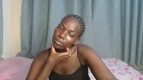 Snapshot of luo_queen chatting on 11/01/25, 12:23 luo_queen online show from 11/01/25, 12:23