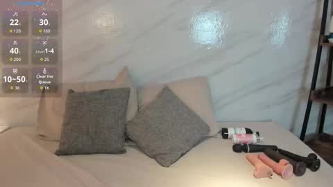 Snapshot of luoyi30 chatting on 10/17/25, 03:58 luoyi30 online show from 10/17/25, 03:58