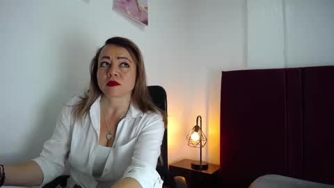 Snapshot of lupita223 chatting on 02/27/25, 12:34 Lupita223 online show from 02/27/25, 12:34