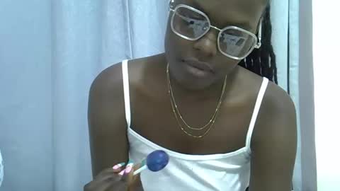 Snapshot of lupitah_ chatting on 12/04/25, 10:18 sweet girl online show from 12/04/25, 10:18