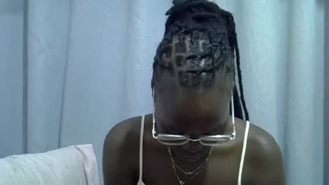 Snapshot of lupitah_ chatting on 12/21/25, 06:31 sweet girl online show from 12/21/25, 06:31