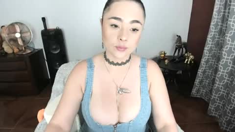 Snapshot of luscious86 chatting on 06/23/26, 08:29 PAULINA online show from 06/23/26, 08:29