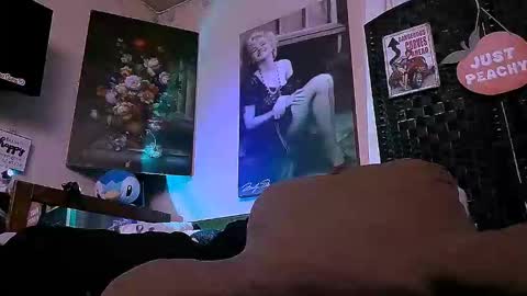 Snapshot of lusciouslibra82 chatting on 11/02/25, 11:01 .Clarissa. Follow me on Instagram miss buns online show from 11/02/25, 11:01