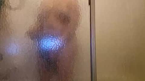 Snapshot of lusciouslibra82 chatting on 12/20/25, 04:19 .Clarissa. Follow me on Instagram miss buns online show from 12/20/25, 04:19