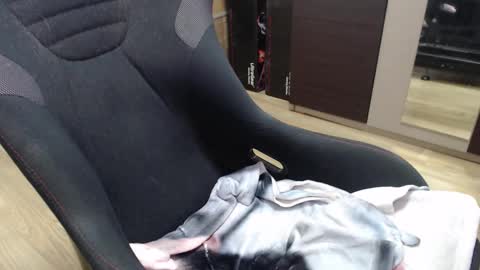 Snapshot of lushboy90 chatting on 10/21/25, 03:29 lushboy90 online show from 10/21/25, 03:29