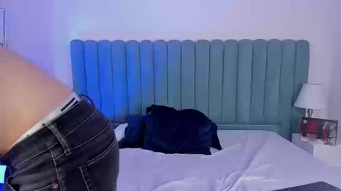 Lushian And Luna online show from 09/19/25, 05:02