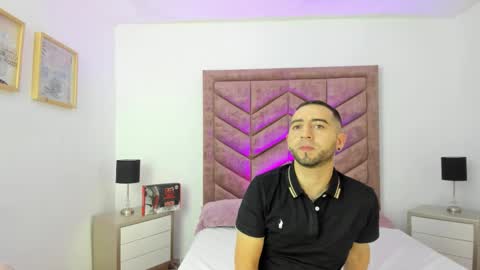 Snapshot of lushian_luna chatting on 03/23/26, 04:44 Lushian And Luna online show from 03/23/26, 04:44