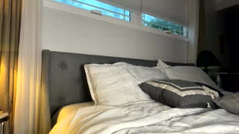 SHOWS ALL MONDAY WEDNESDAYFRIDAYSATURDAY  IN THE MORNING online show from 11/16/25, 09:53