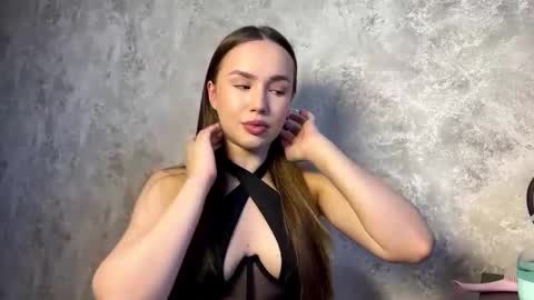 Snapshot of lushmira chatting on 09/24/25, 11:57 Mira online show from 09/24/25, 11:57