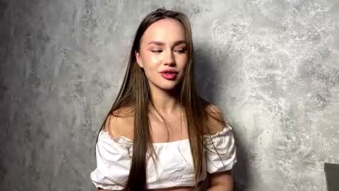 Snapshot of lushmira chatting on 09/25/25, 12:03 Mira online show from 09/25/25, 12:03