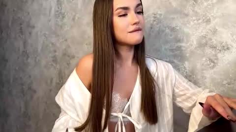 Snapshot of lushmira chatting on 11/01/25, 07:43 Mira online show from 11/01/25, 07:43