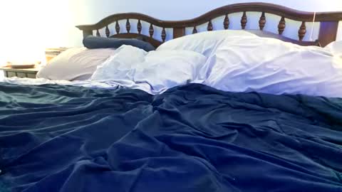 Snapshot of lushuslucy chatting on 12/20/24, 01:36 Kikithebaee online show from 12/20/24, 01:36