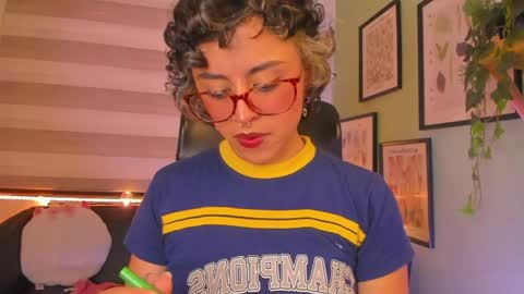 Snapshot of lusiana__ chatting on 06/03/26, 05:18 Luci online show from 06/03/26, 05:18