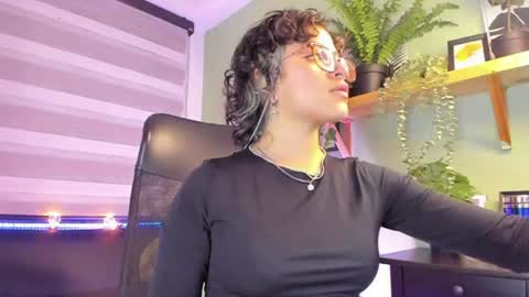Snapshot of lusiana__ chatting on 06/11/26, 11:14 Luci online show from 06/11/26, 11:14