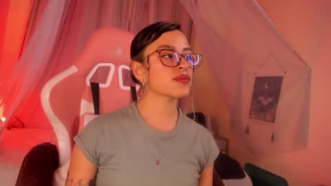 Snapshot of lusiana__ chatting on 06/19/26, 05:12 Luci online show from 06/19/26, 05:12