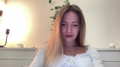 lusiluv online show from 09/29/25, 07:40