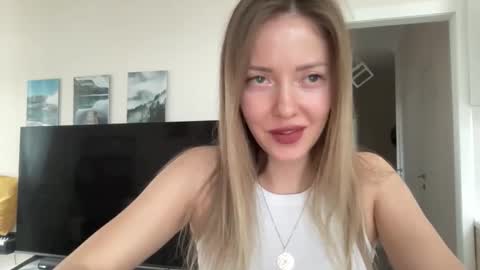 lusiluv online show from 10/13/25, 10:59