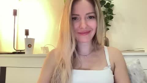 Snapshot of lusiluv chatting on 04/23/26, 09:06 lusiluv online show from 04/23/26, 09:06