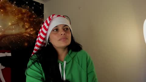 Snapshot of lust_mom chatting on 12/21/24, 03:42 Angela 3 online show from 12/21/24, 03:42